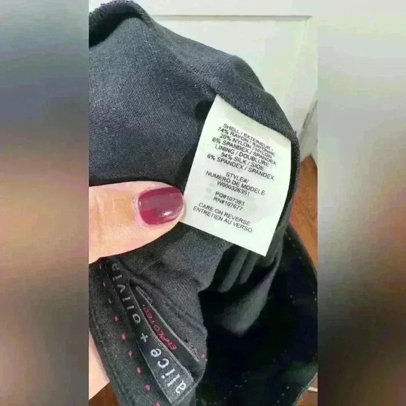 Host Pick 🤩 NWT Alice and Olivia skirt - Picture 4 of 7